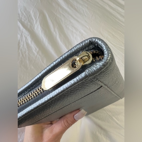 Rogue Industries | Zip Around Travel Leather Cell Phone Wallet | Silver - Picture 3 of 10